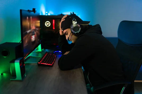 sad gamer for bad games